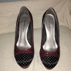 Used for a couple work events, don’t need anymore.